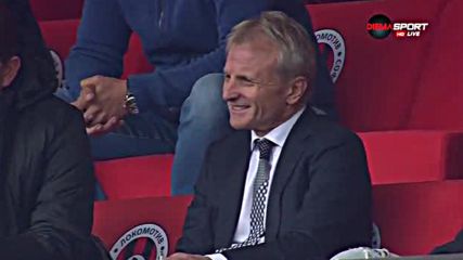 Гриша Ганчев на трибуните в "Надежда"