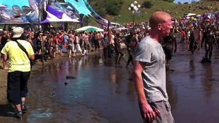 Crazy guys in the huge mud @ Ozora festival main stage 2011 Hd