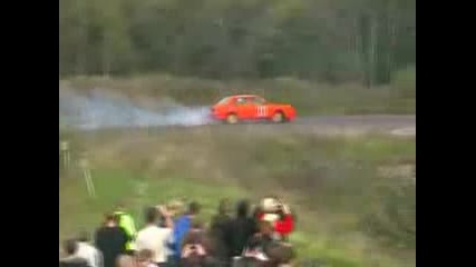 Audi 80 General Lee Drifting