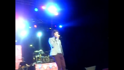 One Direction - Autumn Video and Gotta Be You - Sydney 13/04/12