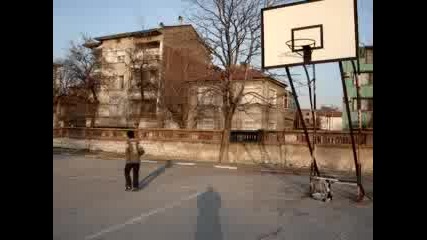 Хлапета Играят Баскетбол 3