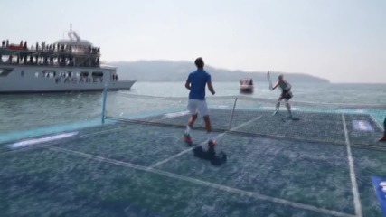 Григор Димитров играе тенис на платформа в Океана !
