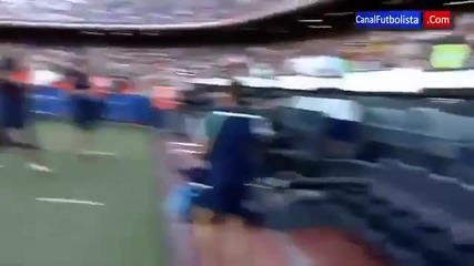 Gerard Pique разплаква дете