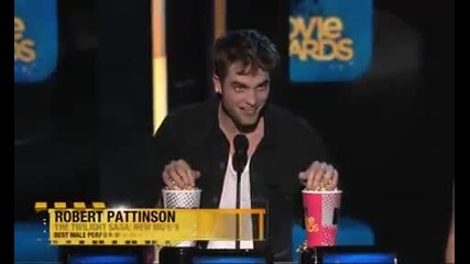 Rob Pattinson wins the Best Male Performance and Global superstar award 