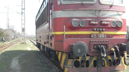 45 186 прави маневра