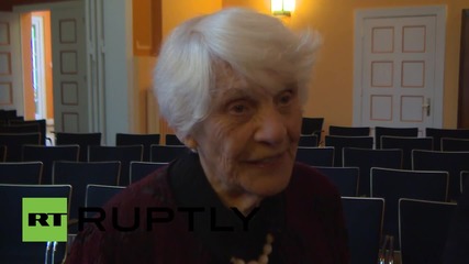 Germany: 102-year-old Ingeborg Syllm-Rapoport receives diploma 77-years after Nazis denied it