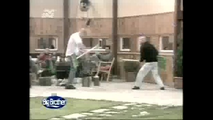 Нед и Гроши куфеят на метал 