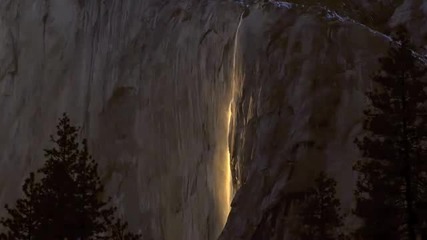 Огнения Водопад (horse Tail) в превод Конска опашка.йосемитския парк (калифорния)