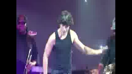 Joe Jonas shaking his ass - Live to Party. Ottawa. 8 31