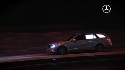 Mercedes - Benz.tv: A luminous night drive in the new E - Class Estate 