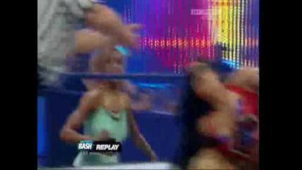 Wwe The Bash 2009 - Мишел Маку побеждава Мелина и печели титлата