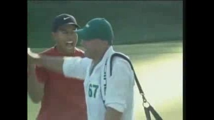 Най късметлийският голф удар на Tiger Woods!