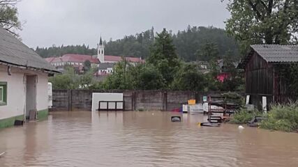 Силни порои удариха Словения, лошото време взе и жертви