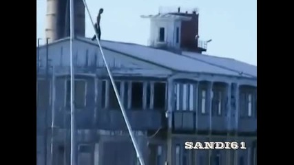 Смел е , но добре че е късметлия 