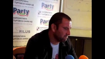 Кривия изригна: Бъди мъж, а не п...а