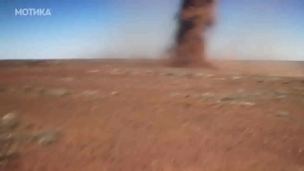 Австралиец заснема пясъчно торнадо отблизо