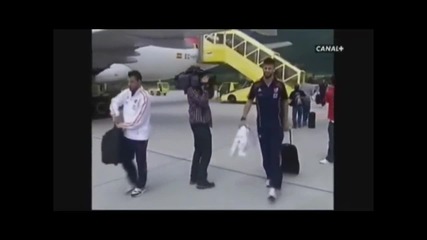 Фабрегас и Пике - любовта е по силна от всичко!!!!!