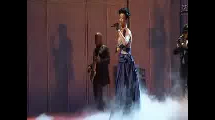 Rihanna - Take A Bow @ Live at Royal -  просто невероятно изпълнение! И да не кажете после, че не може да пее?