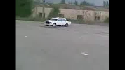 Дрифтиране са луда лада 2 - Следва продалжение!!!