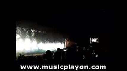Kid Cudi - Alive (feat. Ratatat) @ Lady Gaga Monster Ball Tour in Toronto (live) (2009) (musicplayon 