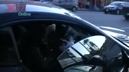 Майли-at Panera Bread in Hollywood (3rd December)