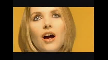 Saint Etienne - Hes On The Phone