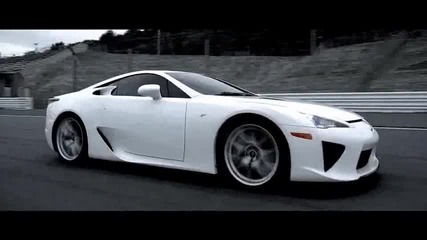 Ето как звучи Lexus L F A