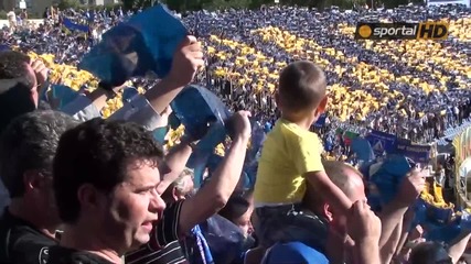 Хореография "сини шампиони" посрещна отборите на Левски и Славия на Герена