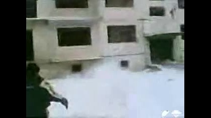 Много луд руснак скочи от 6 - тия етаж 