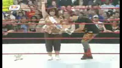 Raw 18/05/09 Santina Marella Vs Vickie Guerrero [ Miss Wm Match]