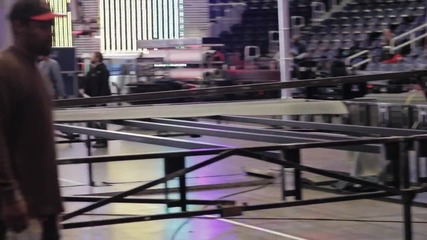 Ето как подготвят сцената на Wwe!