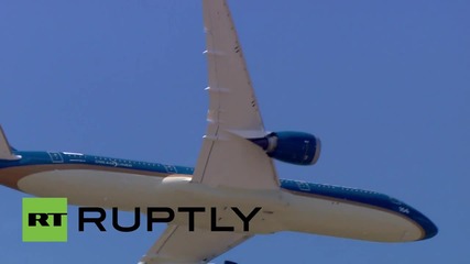 Вертикално излитане на Боинг на авиошоу в Париж