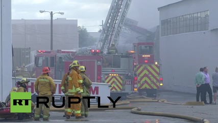 USA: Firefighters battle industrial blaze in Los Angeles