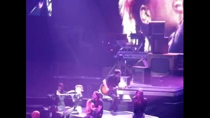 Rihanna @ Sportpaleis Antwerp - Hate That I Love You 