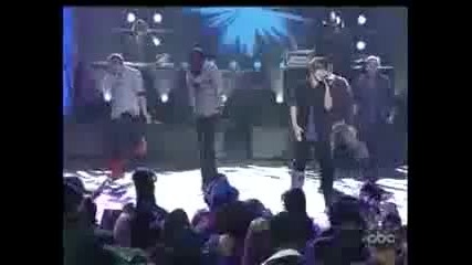 One Less Lonely Girl - Justin Bieber with Selena Gomez - Dick Clarks New Years Eve 2010 