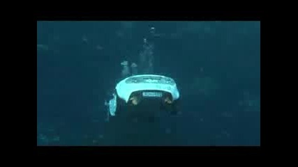 Кола Движеща Се Под Вода