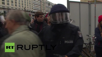 Germany: Scuffles erupt as Antifa demo blocks-off AfD anti-refugee rally
