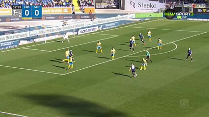 Айнтрахт Брауншвайг - Падерборн 0:0 /репортаж/