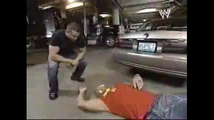Wwe Randy Orton pravi Rko na Hulk Hogan varhu zadniq kapak na kola 