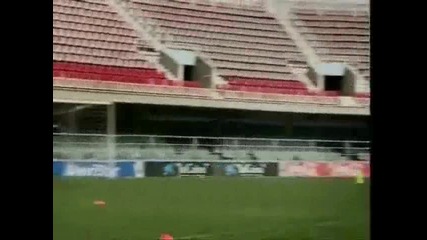 ronaldinho_training