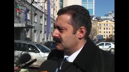 Младежите от БСП поискаха оставката на министър Нанев