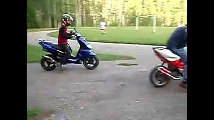 Yamaha Aerox vs Peugeot Speed fight 2 