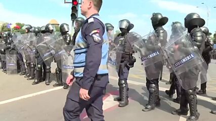 Масови протести и сблъсъци с полиция на протест на румънските овцевъди в Букурещ