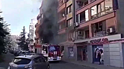 Пожар в магазина на Сери козметик в Бургас - 2