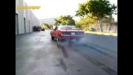 Така се Тръгва с Cuda Hemi 426 1970