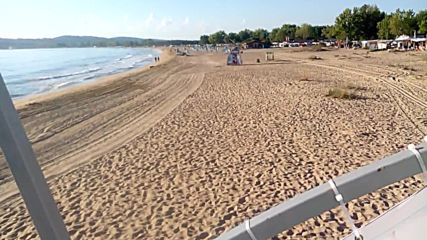 Enjoy the sea and the beach! Полюбувайте се на морето и плажа!