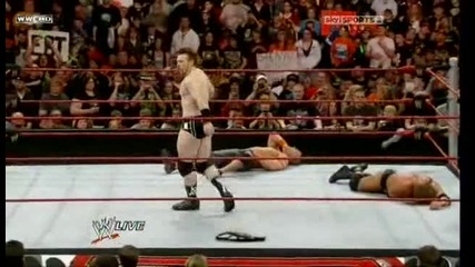 Sheamus пребива John Cena Triple H