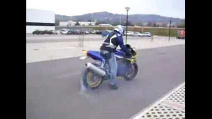 Yamaha Yzf - R6 Burnout