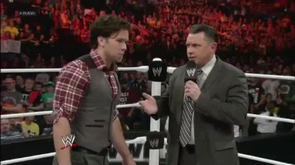 Сегмент с Брад Мадокс (съдията който нападна Райбак) - Wwe Raw 11/5/12