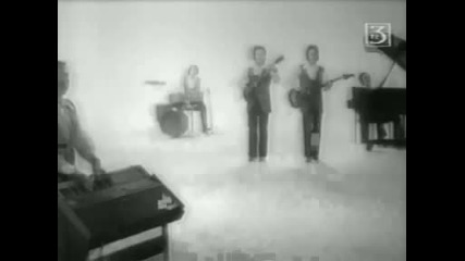 Виа Поющие гитары - Воскресенье ( It's A Beautiful Sunday ) 1975